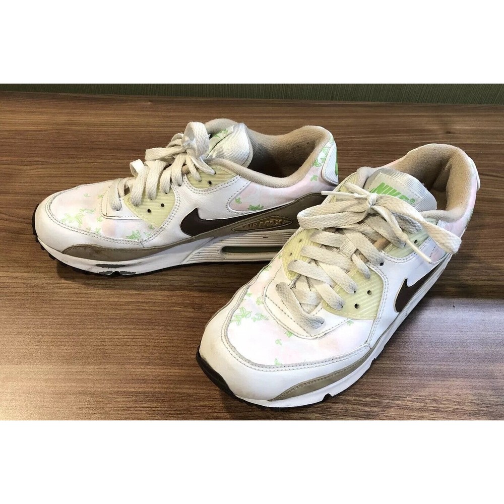 Size 6y - Nike Air Max Youth Size 6 White Beige